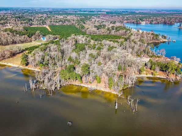 6 Peninsula Shores Way, Hertford, NC 27944