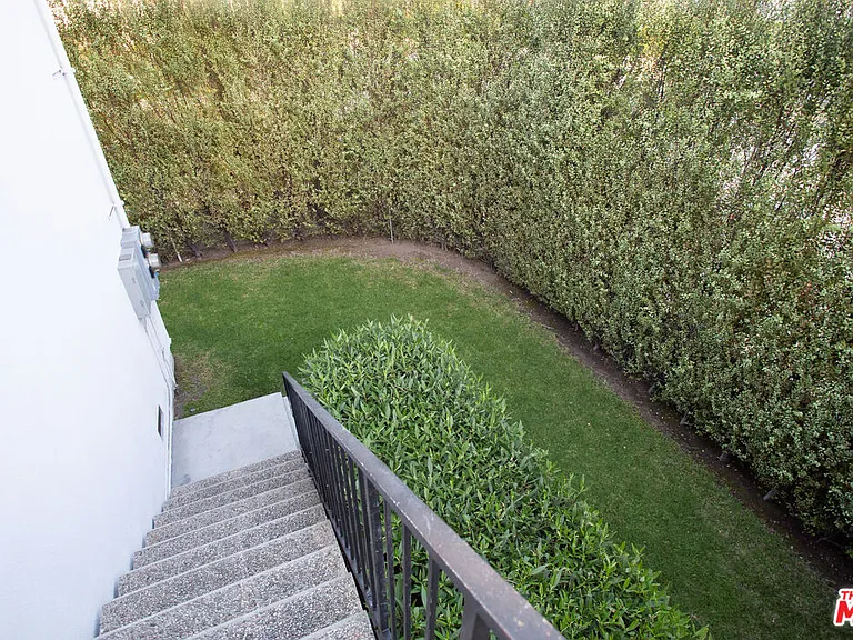 11674 La Grange Ave — Photo 4