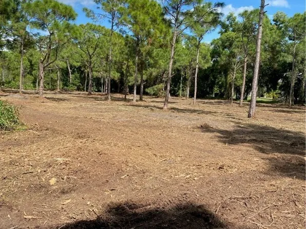 8756 Nome Court St, James City, FL 33956