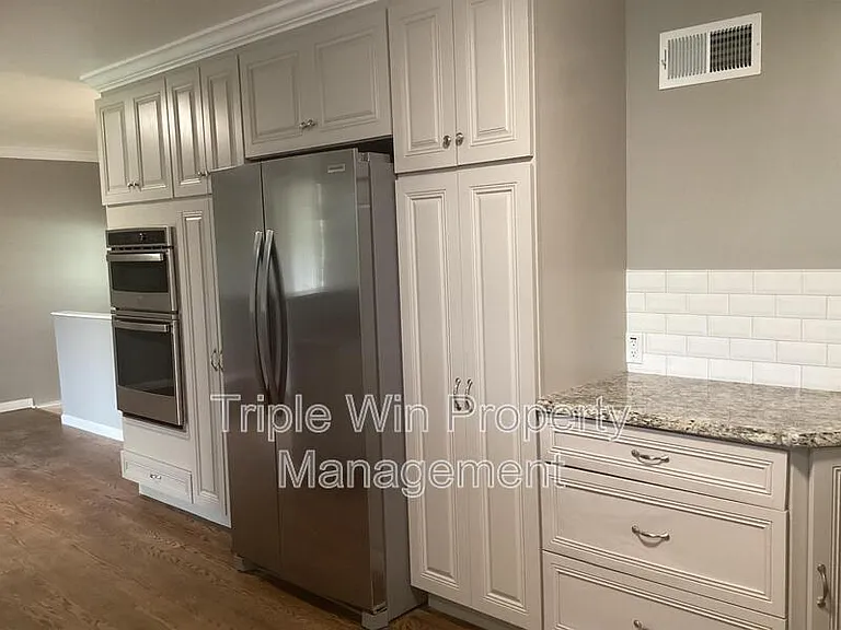 563 Apex Dr — Photo 12