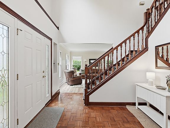 3rd image of 14379 Jeffrey Ct