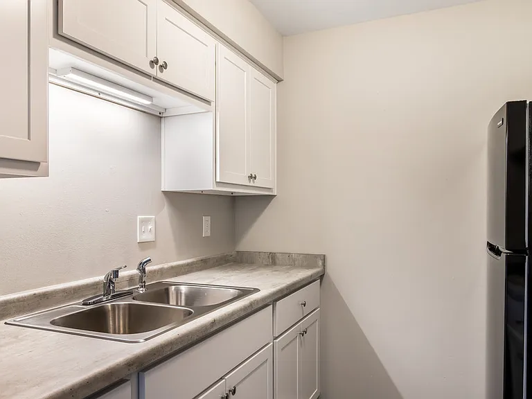1700 Elder St #107 — Photo 9