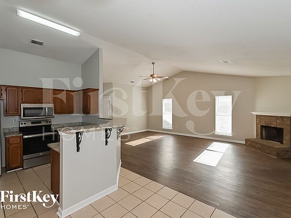 3rd image of 3431 Golden Oaks Dr