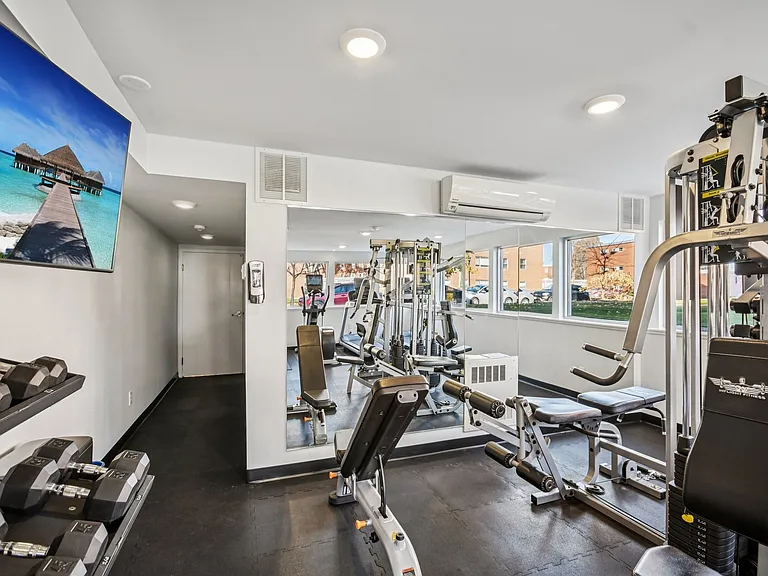 YG Flats — Photo 38