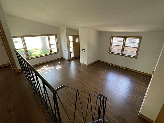 5th image of 10044 S Minnick Ave