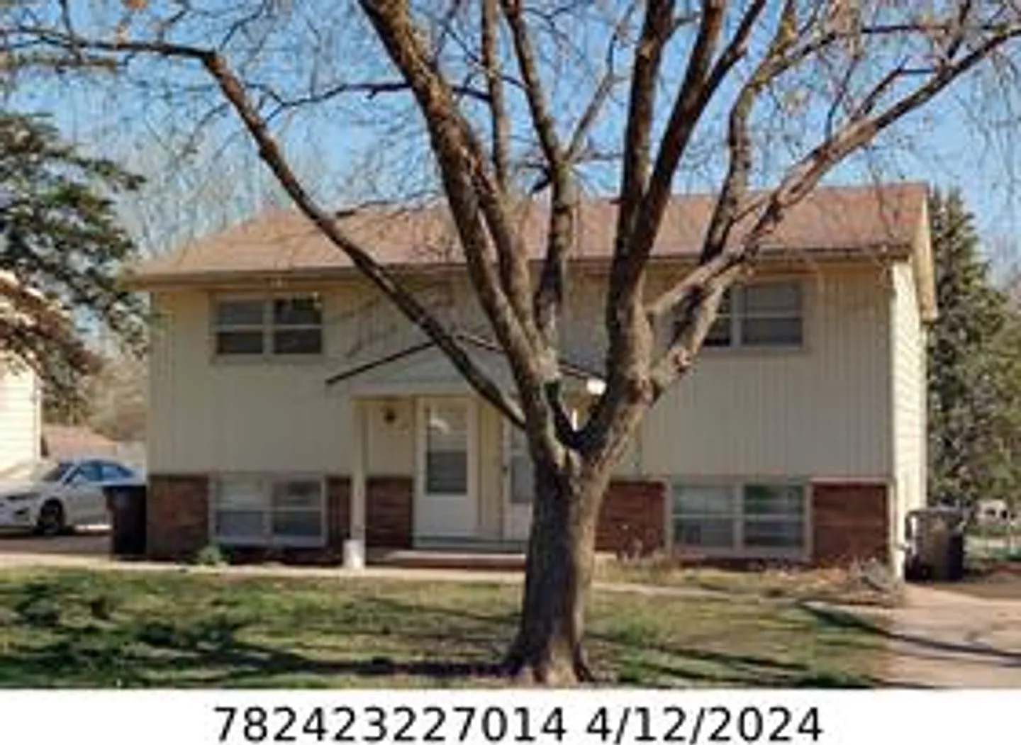 2012 E Caulder Avenue — Photo 1