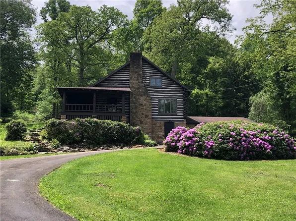 14 Deer Lake Trl, Ohiopyle, PA 15470