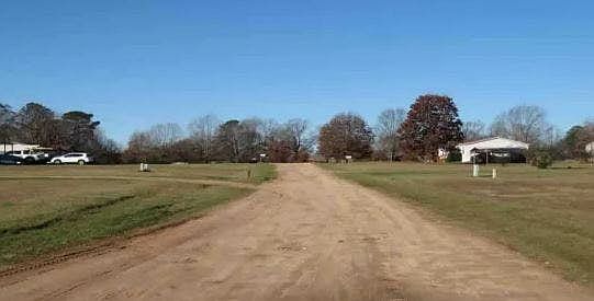 2nd image of 101 Springcreek Rd