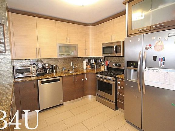 4th image of 25 Cove Ln #3A