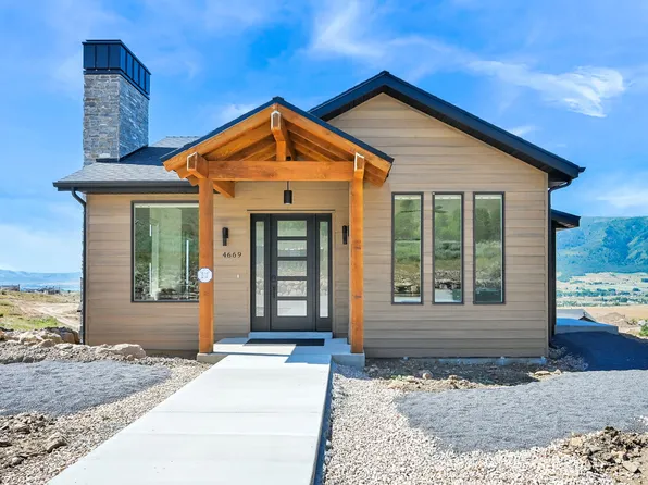4669 N Seven Bridges Rd Cabin 4, Eden, UT 84310