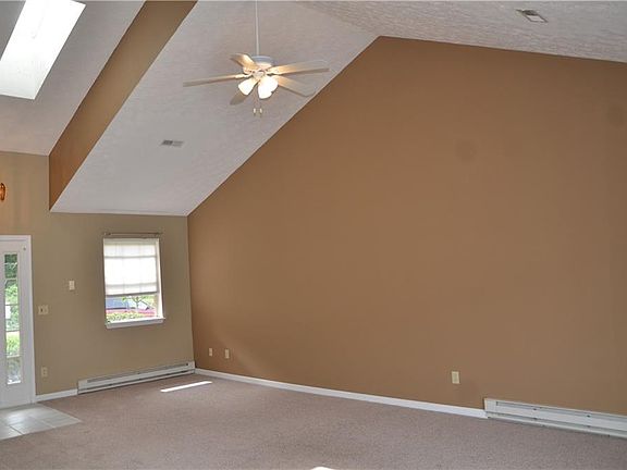 4th image of 134 Falls River Dr