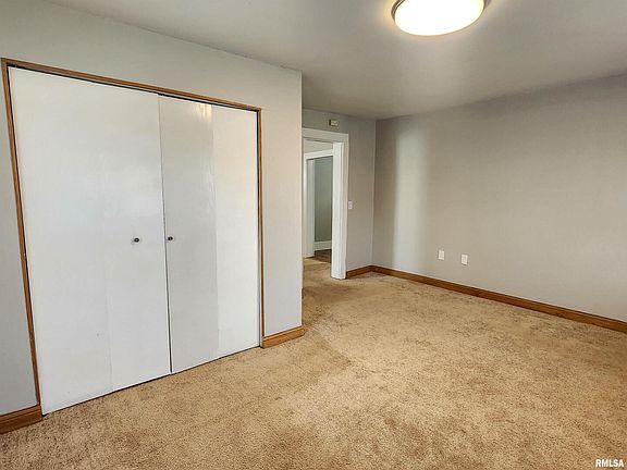 4th image of 1421 College Ave