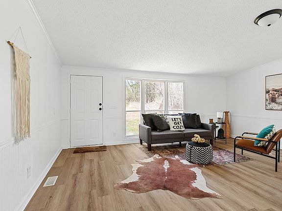 3rd image of 1824 Twin Peaks Dr
