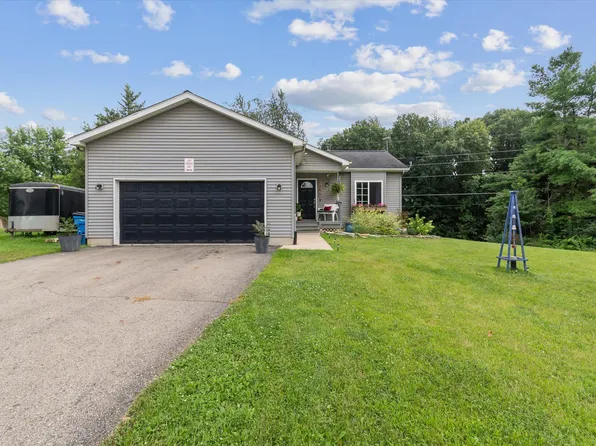 14575 Crestridge Dr, Cement City, MI 49233