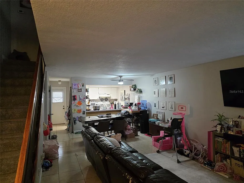 2 bed, 2.5 bath, 1190 sqft, $1,949 — Photo 2