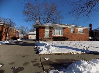 24320 Cottage Ln, Warren, MI 48089