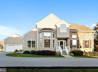 201 Rose View Dr, West Grove, PA 19390