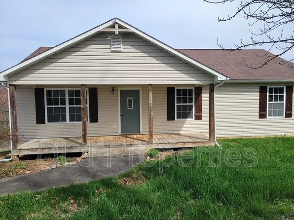 1805 McCarter St, Sevierville, TN 37876