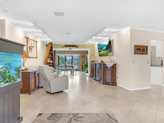 4th image of 4 Calusa Ct