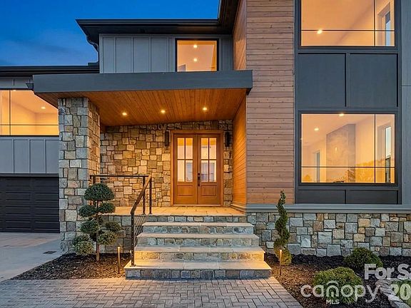 3rd image of 742 New Hope Rd