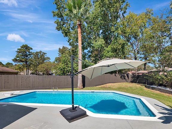 3rd image of 5 Colonial Ct