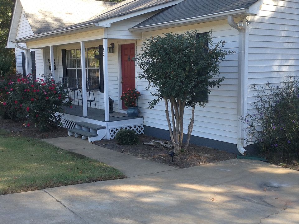 1st image of 100 Giles Dr