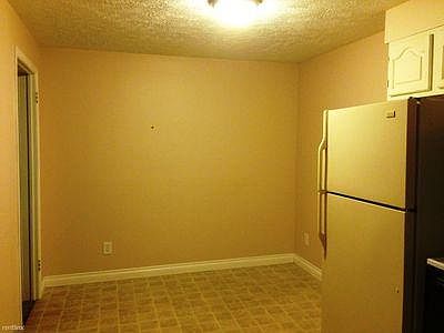 3rd image of 546 Ashmun St #2