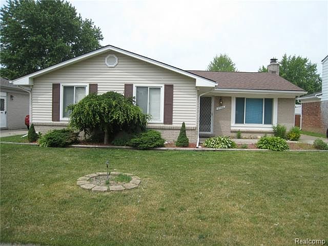1st image of 27066 Weddel Ave