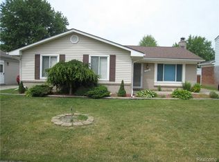 27066 Weddel Ave, Brownstown, MI 48183