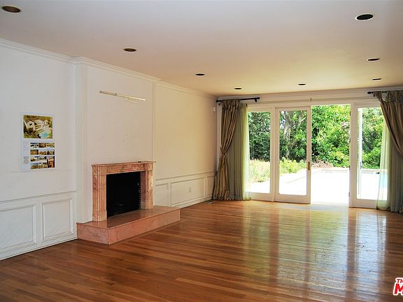 2nd image of 372 N Saltair Ave