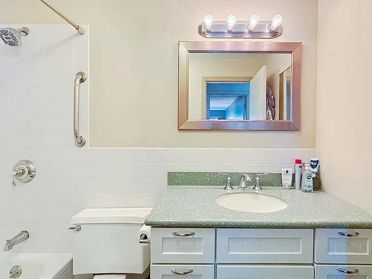 296 Lynn Shore Dr #104 — Photo 13