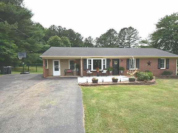 2nd image of 109 Woodbine Dr