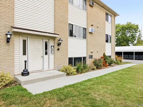 1875 Michigan Ave #7, Marysville, MI 48040