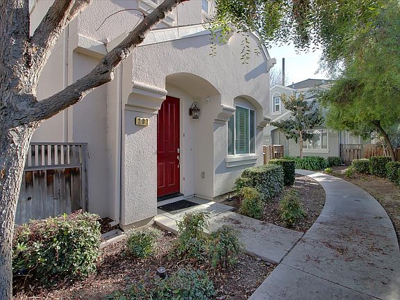 2nd image of 207 Sedona Pl