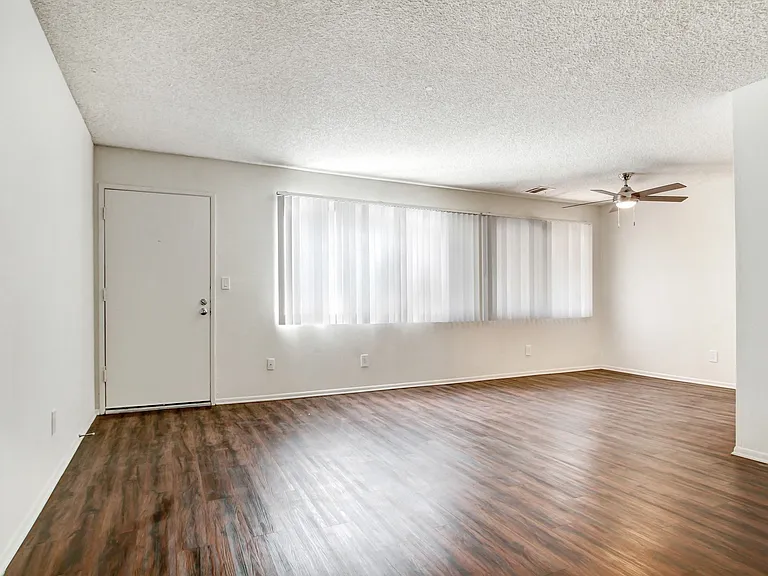 13157 Riverside Dr — Photo 61