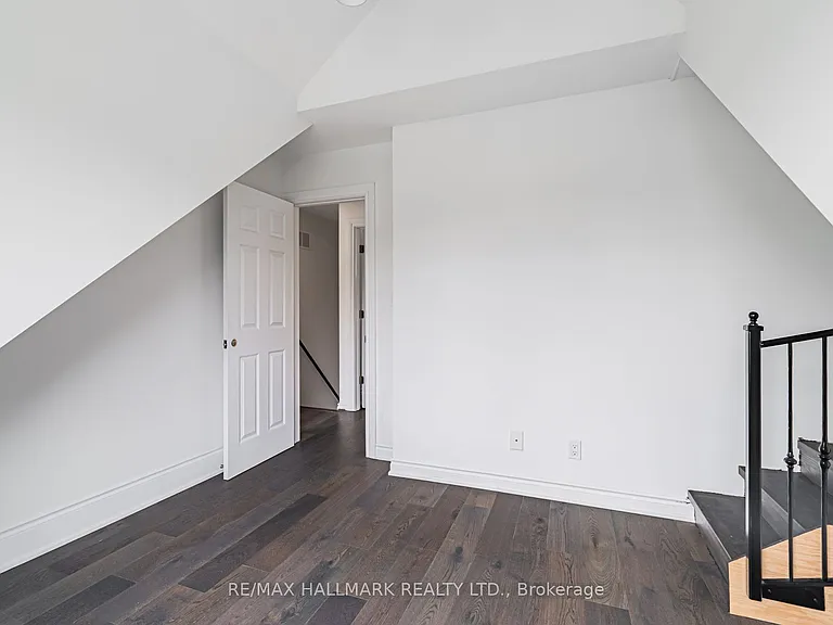 82 Ellington Dr #UPPER — Photo 25