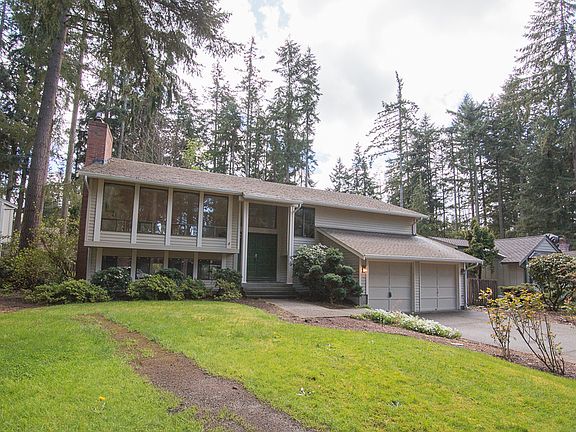 3rd image of 2704 32nd Ave SE