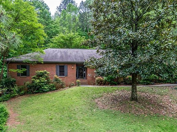 2nd image of 2876 Lanier Dr