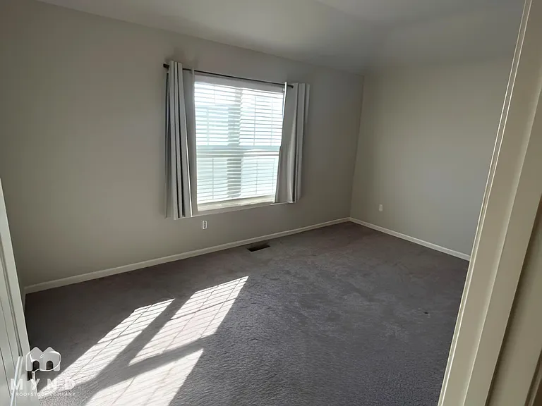 742 S Cypress St — Photo 6