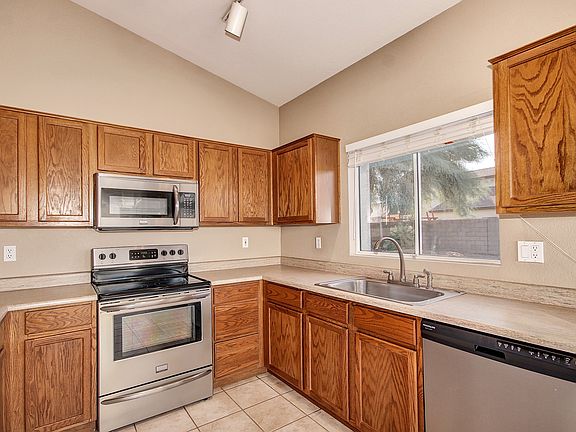 2nd image of 17606 N Larkspur Ln