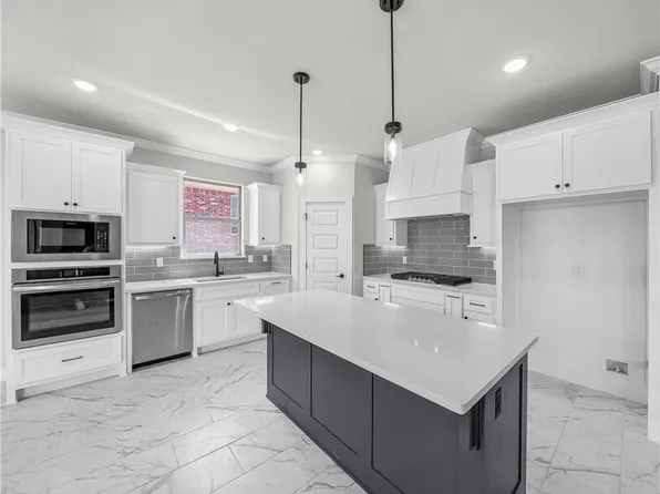 7962 Teton Trail Ave, Springdale, AR 72762