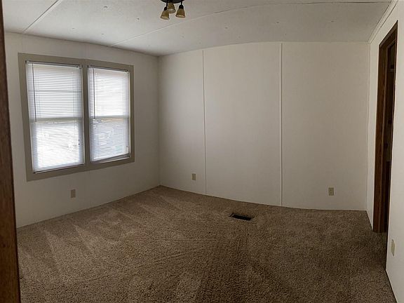 3rd image of 950 Beaver Dr