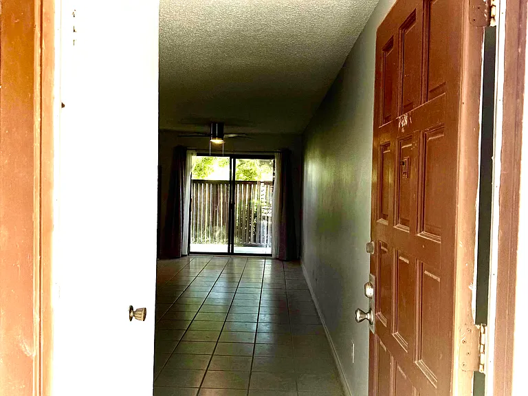 305 Calle Amistosa #P401 — Photo 1