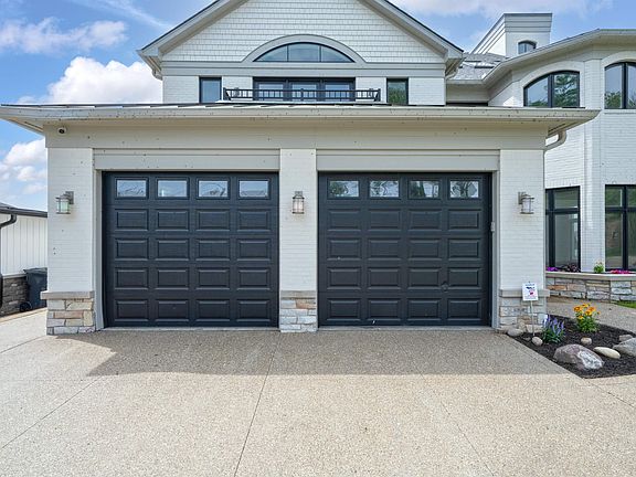 3rd image of 32824 N River Rd