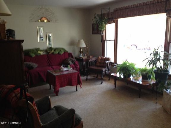 5th image of 16585 Quincy St