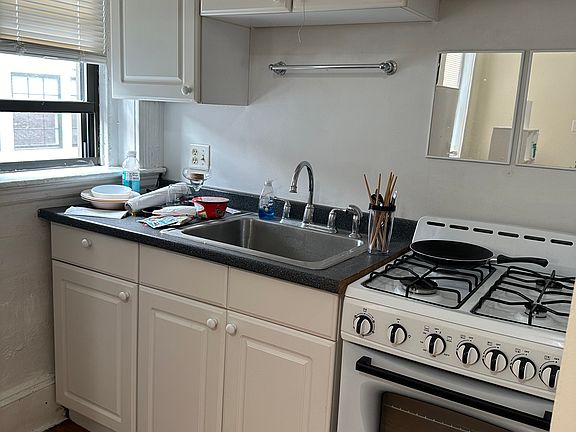 3rd image of 39 Hemenway St APT 23