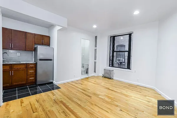 Rented by Bond New York | media 1