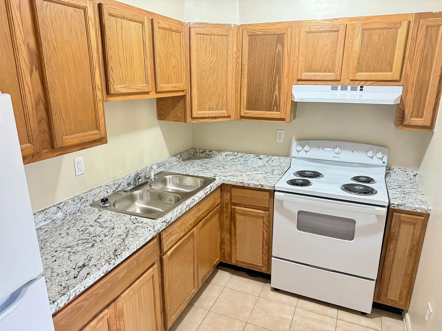 202 Commerical — Photo 2