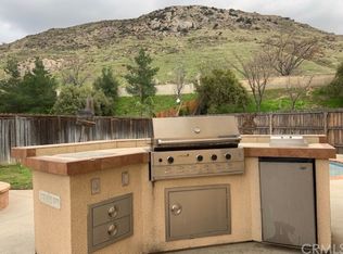 15865 Falcon Ct, Fontana, CA 92337