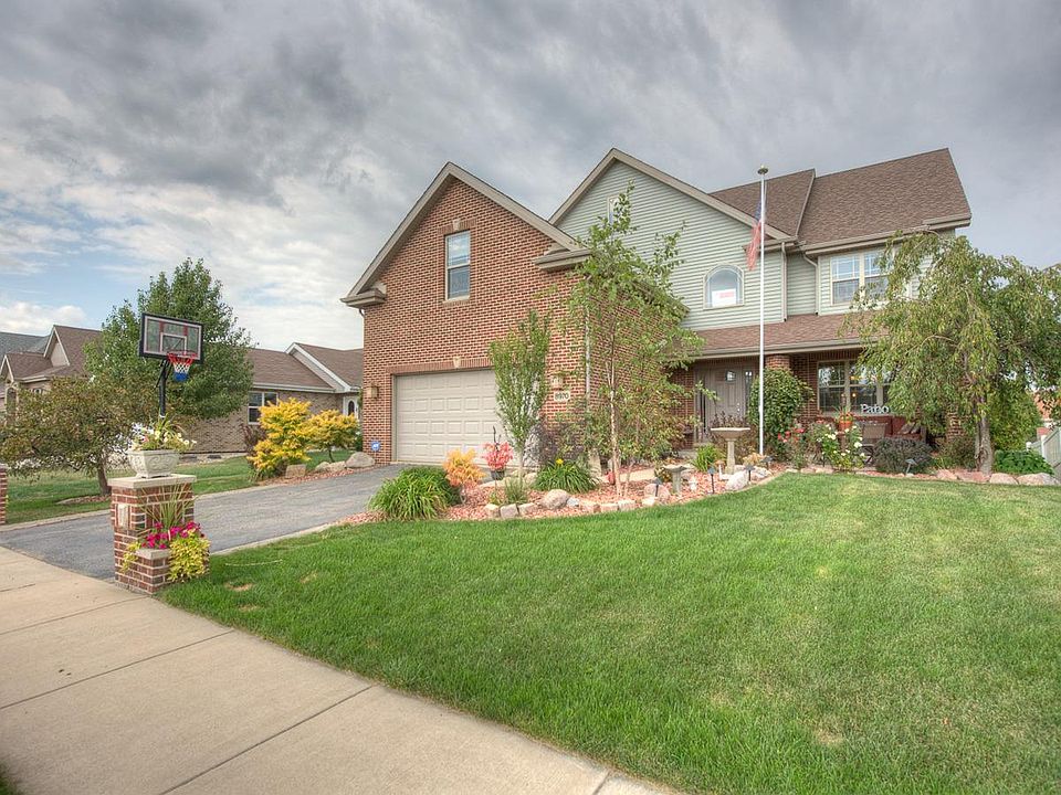 1st image of 8970 W 105th Pl